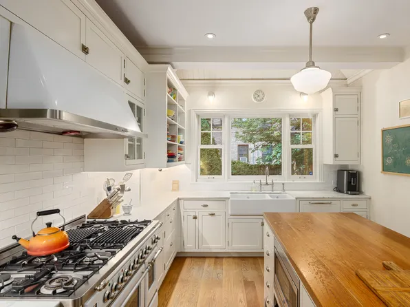 200 Fenimore Street image 8 of 22