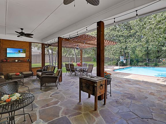 3rd image of 1346 Forest Ln