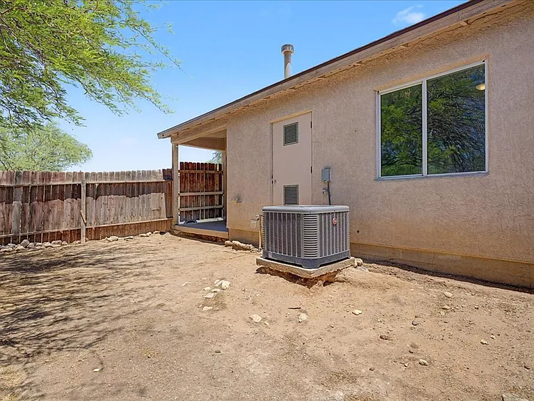 81 E Laguna St #1 & 2 — Photo 17