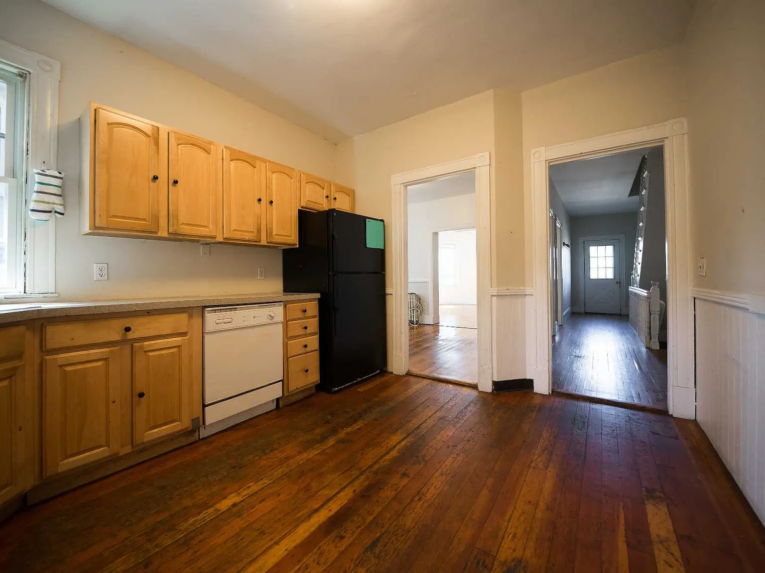6 bed, $4,800 — Photo 2