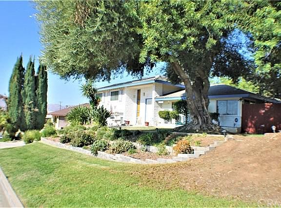 3rd image of 25190 Jaclyn Ave