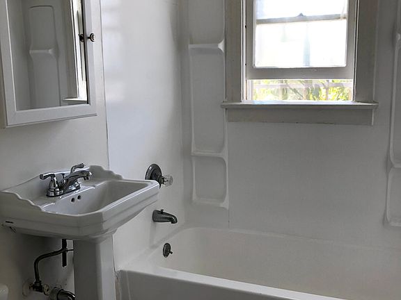 5th image of 138 N Soto St APT 203