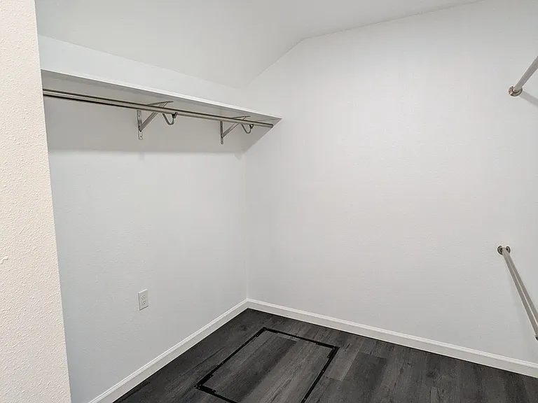 1210 Madison St — Photo 76