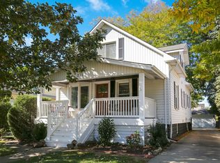 216 S Main St, Mount Prospect, IL 60056