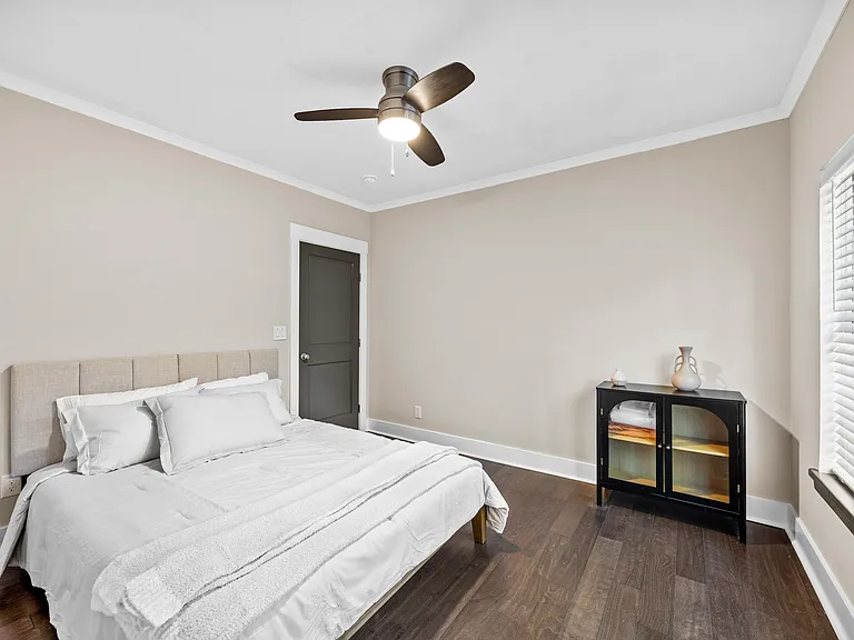 1306 E Gonzalez St #B — Photo 10
