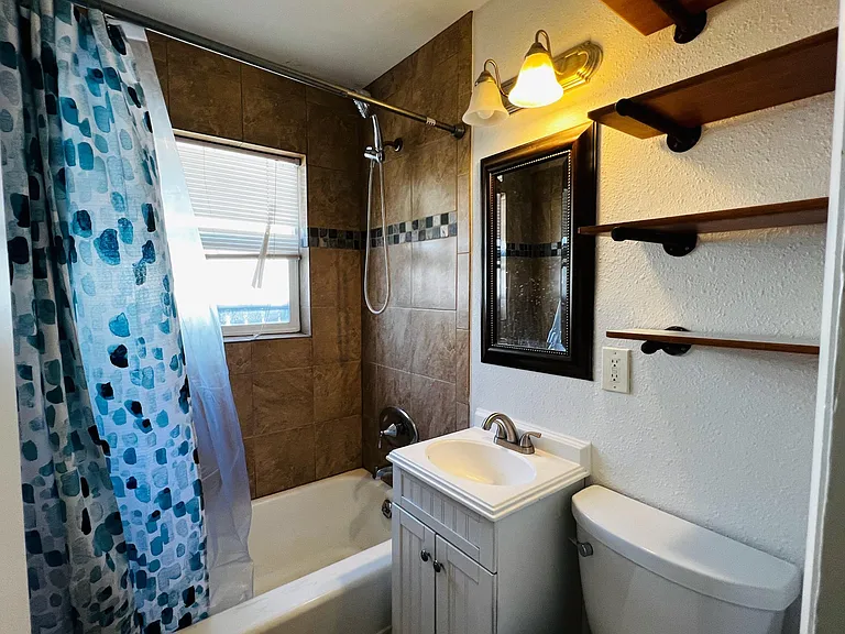 1272 Lansing St — Photo 9