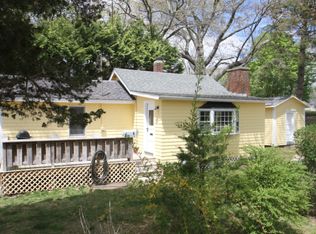 4 Howland Ave, Dartmouth, MA 02748