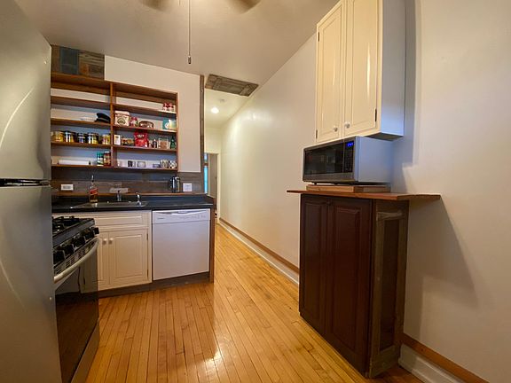 3rd image of 2857 N Damen Ave #2