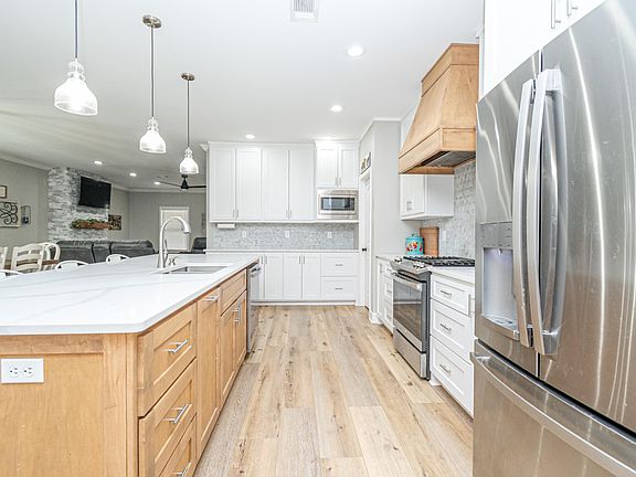 4th image of 640 Heritage Dr