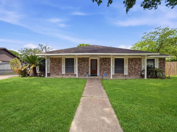 4202 Black Locust Dr
