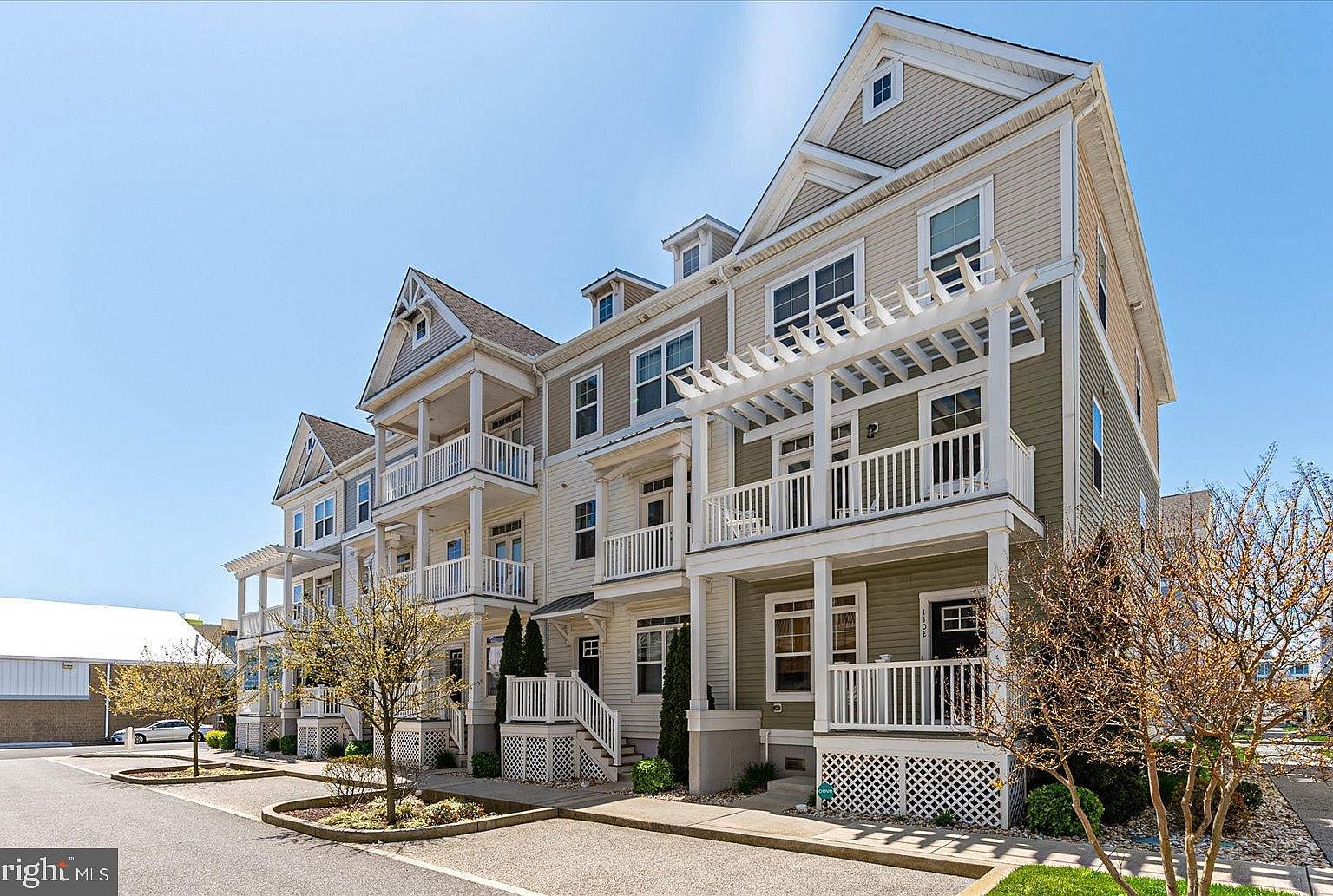 west.more.land様 VK-16 RUST / MULTI | Loloi Rugs