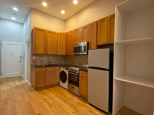 Rented by REAL New York | media 6