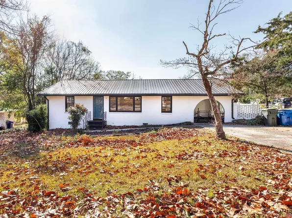 917 Laurel Ln, Oxford, AL 36203