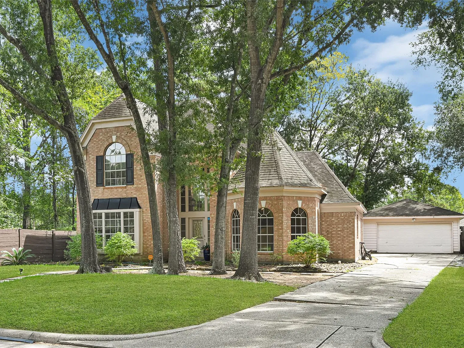 4 bed, 3.0 bath, 2895 sqft, $2,800 — Photo 2