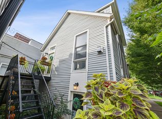 1809 W Melrose St, Chicago, IL 60657