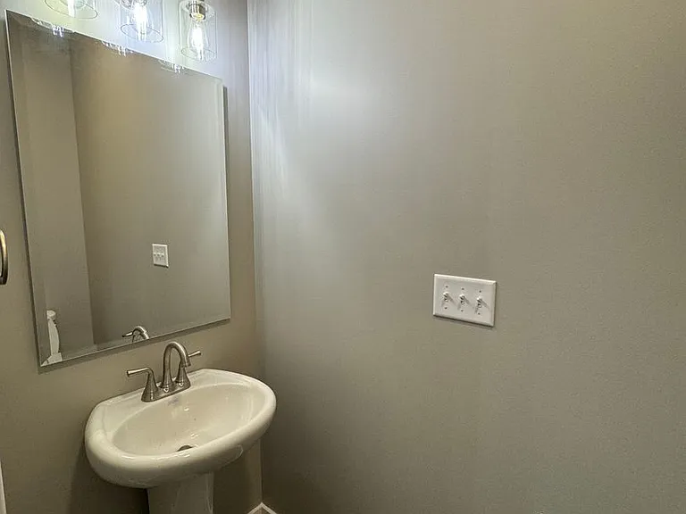 2509 Yeoman Ln — Photo 12