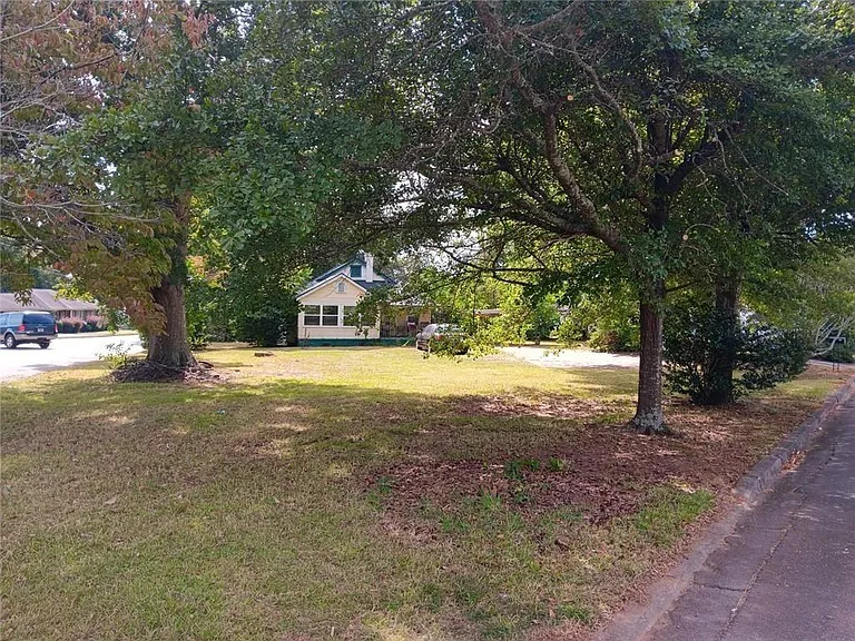 406 Brookwood Dr — Photo 4