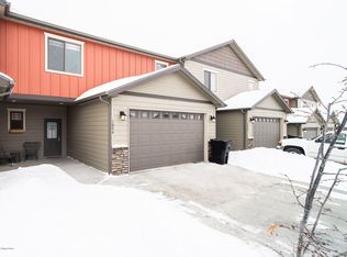 1054 Elm Ave, Dickinson, ND 58601