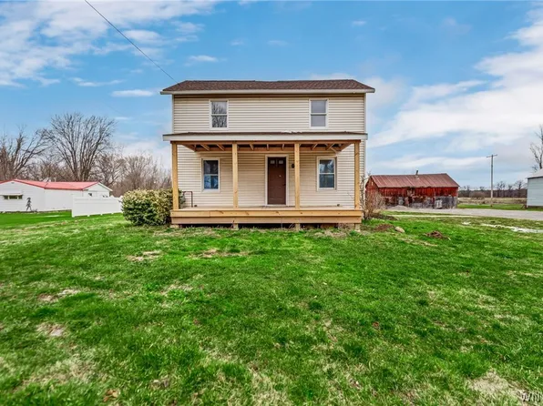 5587 Ridge Rd, Lockport, NY 14094