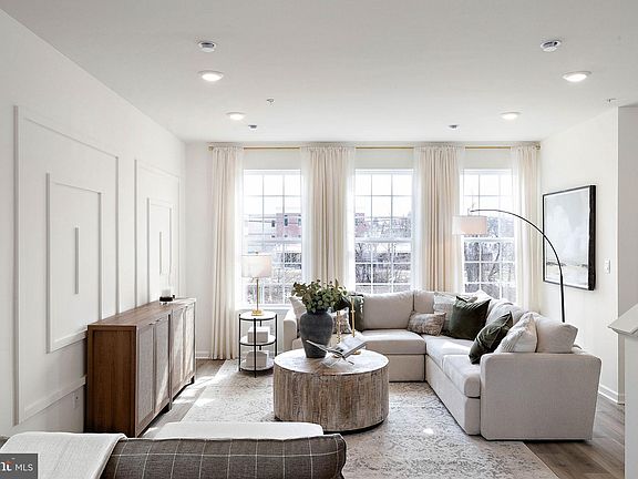 5th image of 423 Smithworks Blvd #188