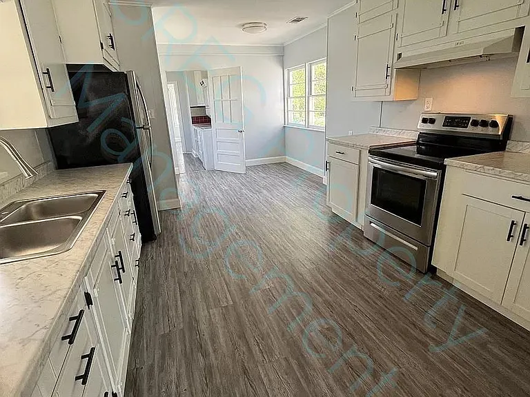 1109 E Moore Ave — Photo 6