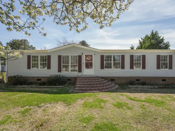 206 Granite Dr, Lucama, NC 27851