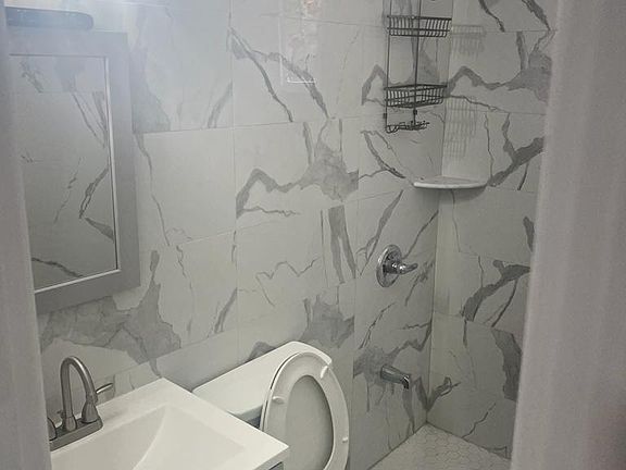 5th image of 262 Buttrick Ave #1