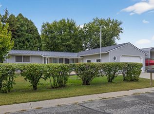 199 Hillwood Dr, Lake City, MN 55041