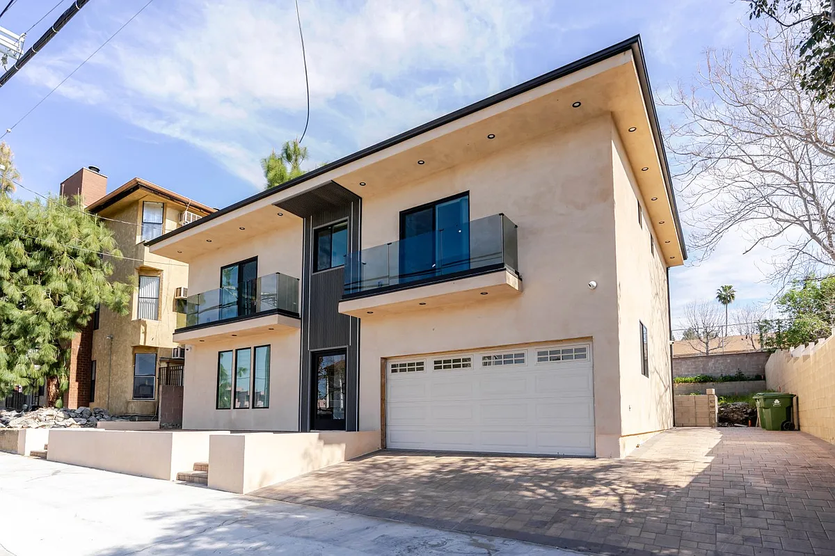 Building Photo - 10232 Tujunga Canyon Blvd