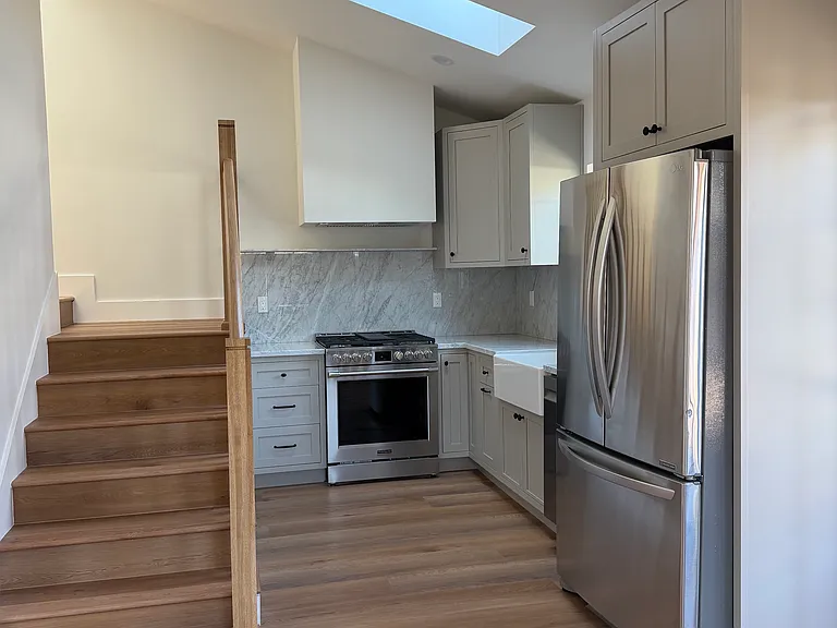 613 W 18th St — Photo 2