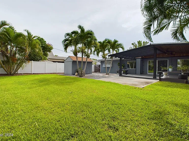 1445 Bayshore Dr — Photo 24
