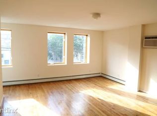 2845 42nd St, Astoria, NY 11103