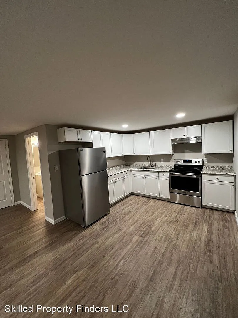 132 Lee Ave photo 1