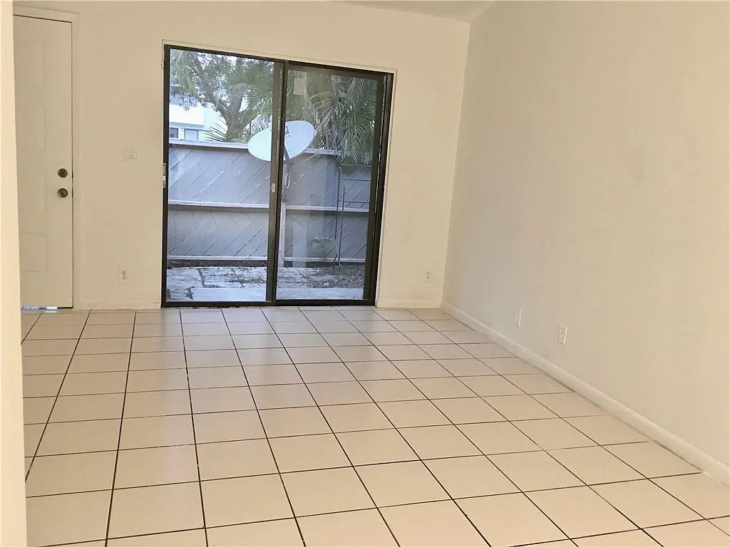 2 bed, 2.0 bath, 1190 sqft, $2,380 — Photo 4