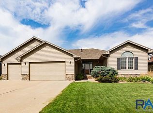 5109 S Stockwell Cir, Sioux Falls, SD 57108