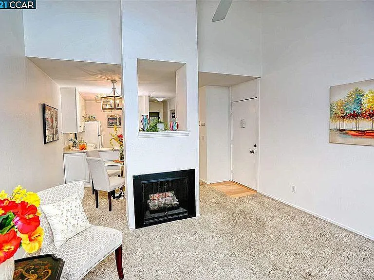 2730 Oak Rd — Photo 6