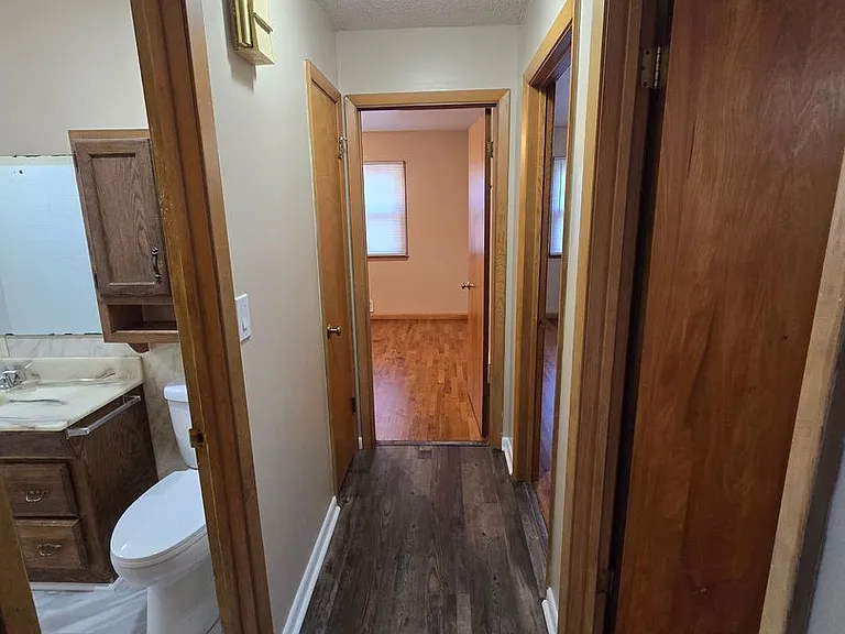 322 Webster St — Photo 40