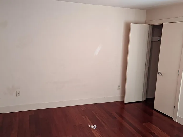 711 E Denny Way #205 — Photo 5