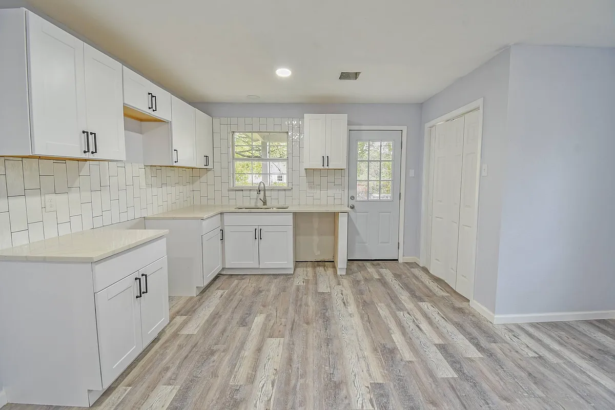 Building Photo - 3024 Modree Ave