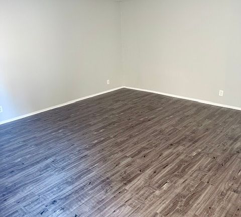 5th image of 501 Magnolia St #104