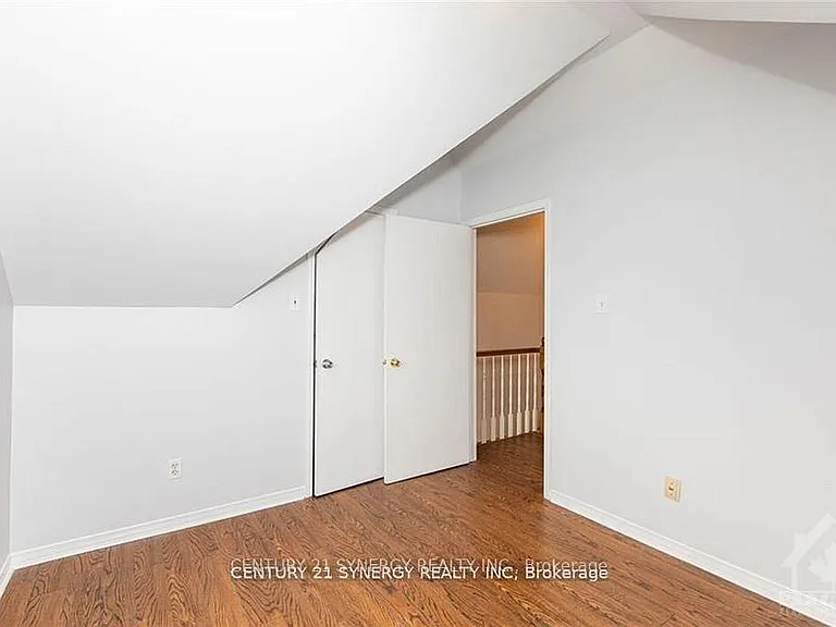 450 Maclaren St #11 — Photo 8
