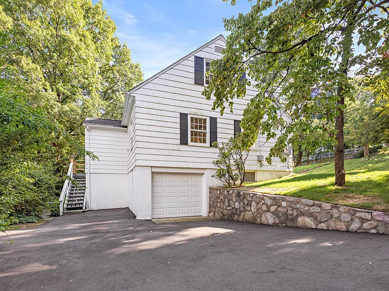 154 N Franklin Tpke — Photo 17