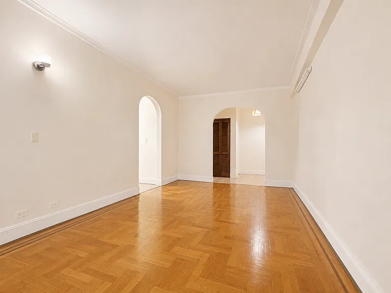 33-38 Parsons Blvd #203 — Photo 2