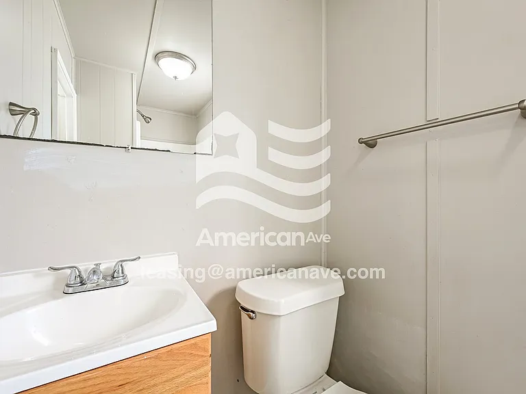 1097736_011_bathroom_14.jpg