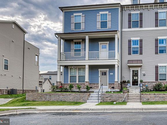 Enjoy outdoor living on the 1st&2nd level porch