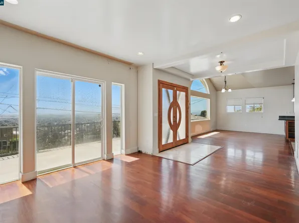 3727 Delmont Ave, Oakland, CA 94605
