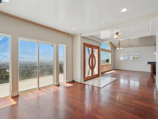 3727 Delmont Ave, Oakland, CA 94605