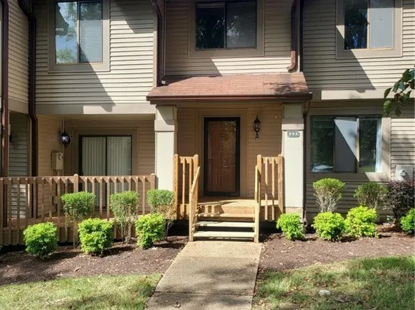 223 Bridgewater Dr, Newport News, VA 23603
