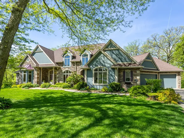 31755 Oakwood Ln, Waukee, IA 50263
