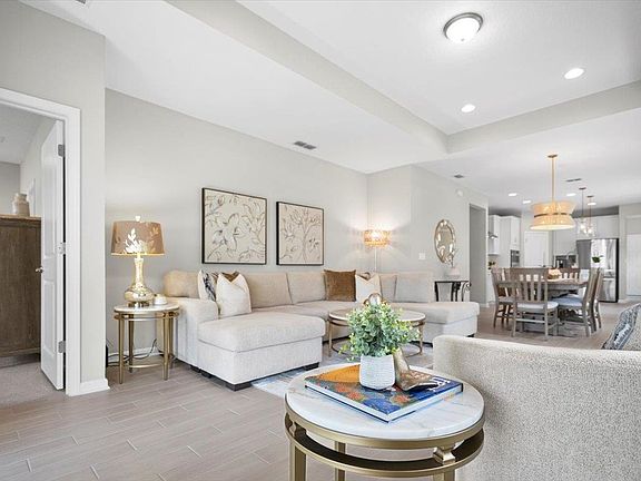 5th image of 653 Stargaze Ln